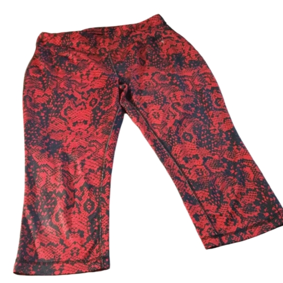 Size S Danskin athletic workout capris - Picture 1 of 16